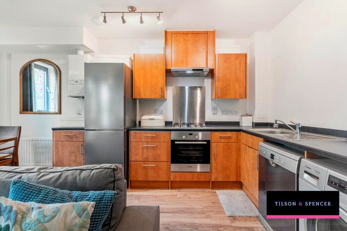 1 Bedroom Flat For Sale In Isobel Place, Seven Sisters, London, N15