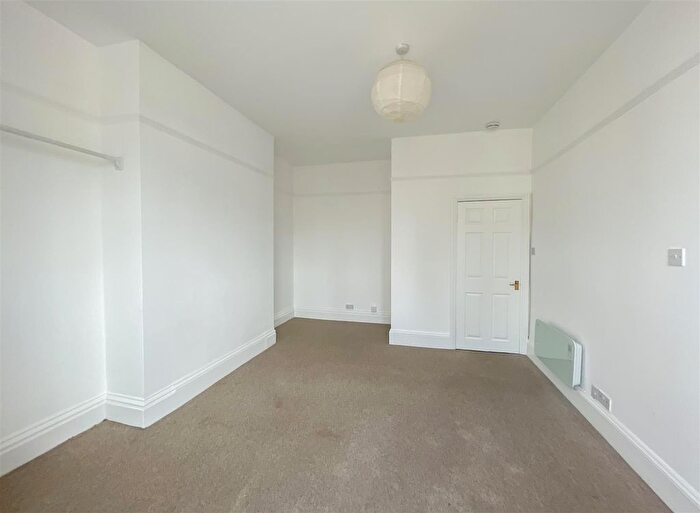 1 Bedroom Flat To Rent In Cavendish Place, Eastbourne, BN21