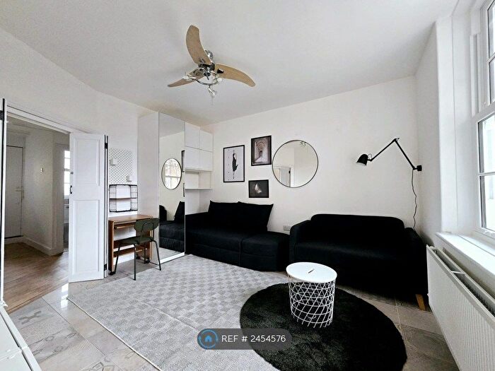 2 Bedroom Flat To Rent In Stopher House, London, SE1