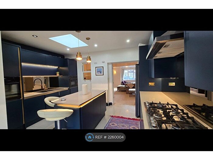 4 Bedroom Semi-Detached House To Rent In Misbourne Road, Uxbridge, UB10