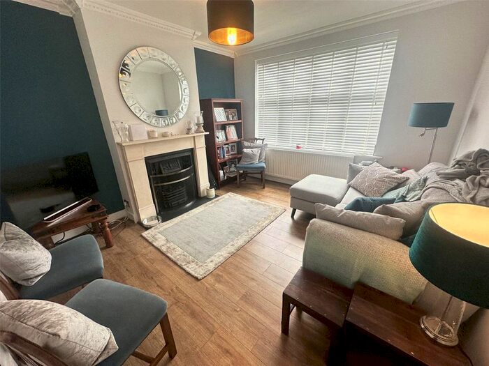 4 Bedroom Semi-Detached House To Rent In Ellesmere Avenue, London, NW7