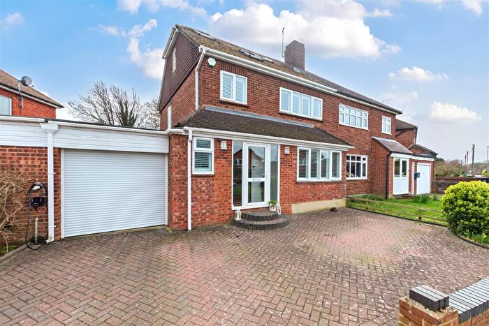 4 Bedroom Semi Detached House For Sale In Woodlands Road, Chelsfield, BR6