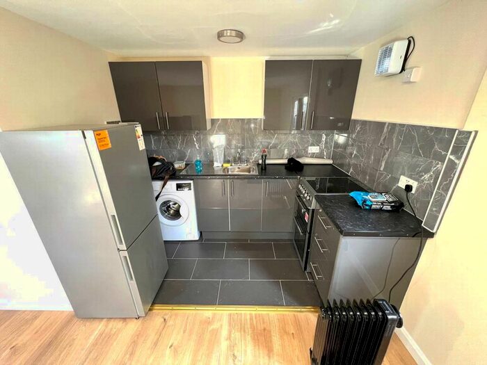 1 Bedroom Studio To Rent In Freemans Lane, Hayes, Middlesex, UB3