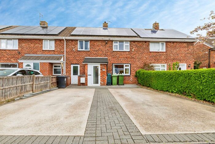 3 Bedroom Terraced House For Sale In Thoresway Drive, Lincoln, LN2