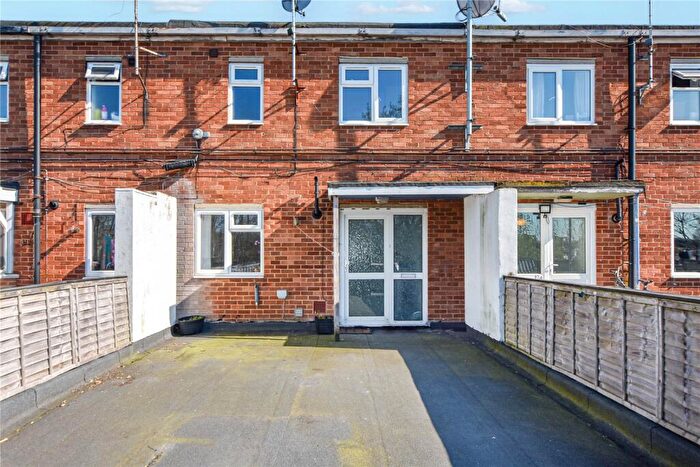 3 Bedroom Apartment To Rent In Cockcroft Road, Didcot, Oxon, OX11