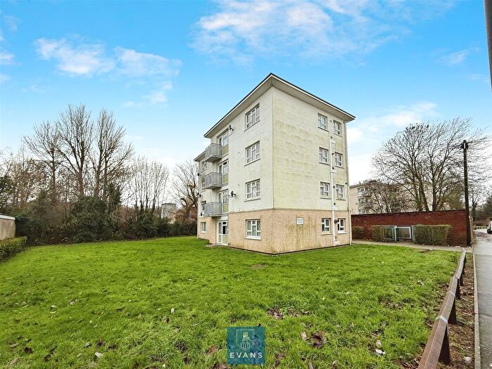 2 Bedroom Flat For Sale In Rosemary Close, Coventry, CV4