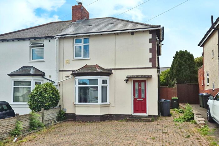 3 Bedroom Semi-Detached House For Sale In Douglas Avenue, Oldbury, B68