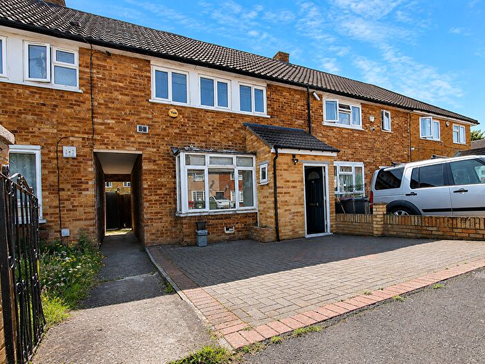 4 Bedroom Terraced House For Sale In Spencer Road, Langley, Berkshire, SL3
