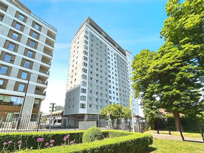 2 Bedroom Flat To Rent In Throwley Way, Sutton, SM1