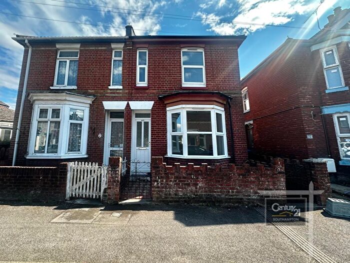 3 Bedroom Semi-Detached House To Rent In |Ref. |, Grove Road, Southampton, SO15