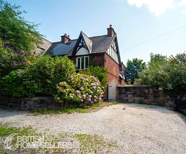 4 Bedroom Semi-detached House For Sale In Castle Road, Halton, Runcorn, Cheshire, WA7