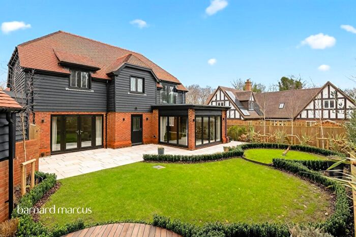 4 Bedroom Detached House For Sale In Huntersfield Farm, Fairlawn Road, Banstead, SM7