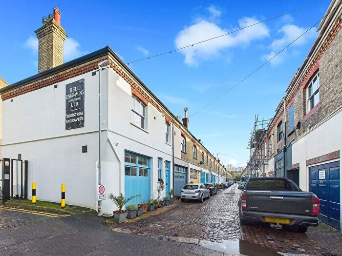 3 Bedroom End Terrace House For Sale In Cambridge Grove, Hove, BN3