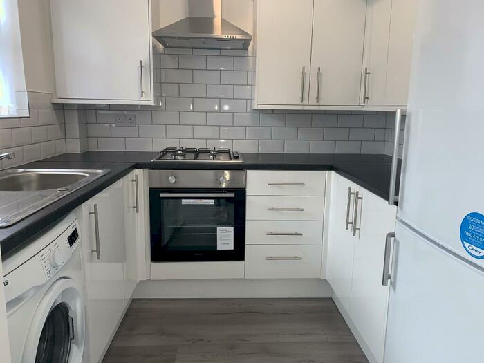 3 Bedroom Property To Rent In Kings Drive, L25