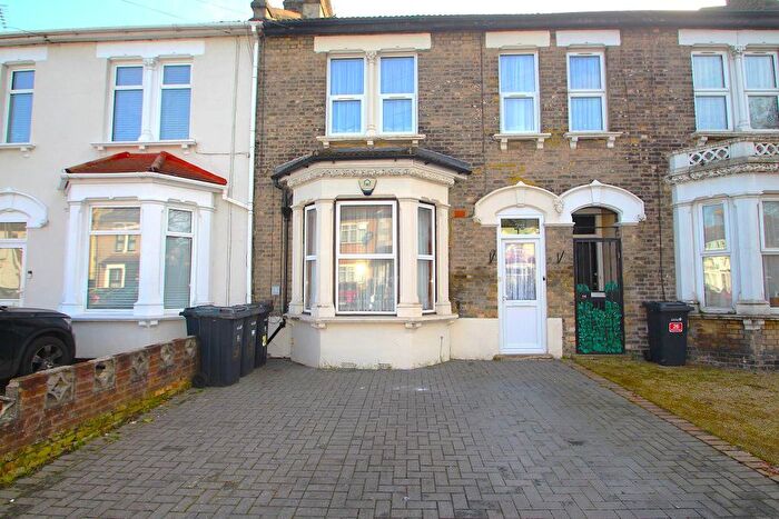 2 Bedroom Flat To Rent In Thorold Road, Ilford, IG1