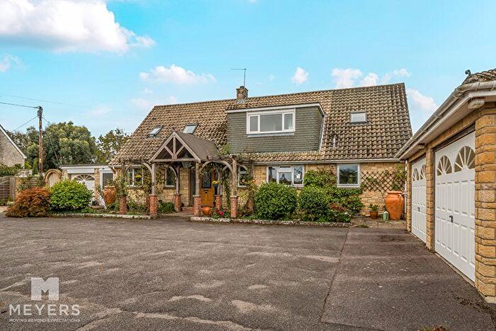 5 Bedroom Detached House For Sale In Colliers Lane, Wool, BH20