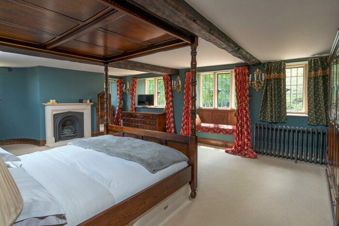 5 Bedroom Detached House For Sale In Charlcombe, Bath, BA1