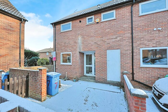 3 Bedroom Semi-detached House For Sale In Webster Close, Norwich, NR5