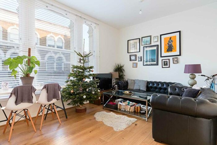 1 Bedroom Flat To Rent In Amhurst Road, London, E8