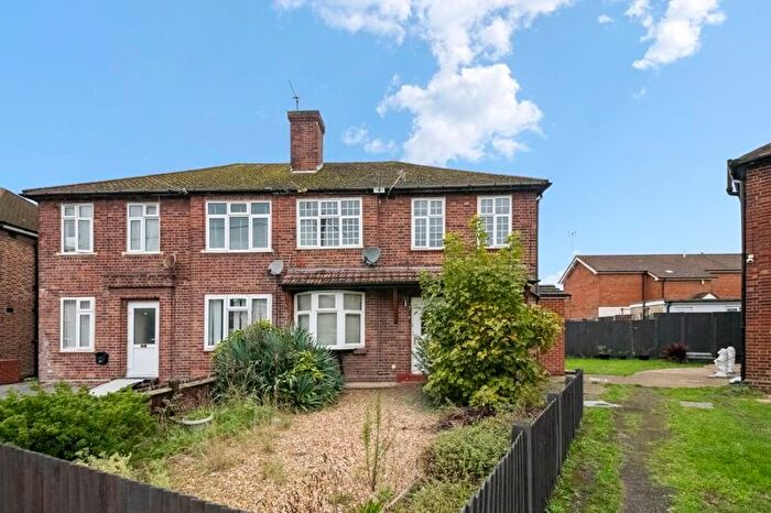 2 Bedroom Maisonette For Sale In Botwell Crescent, Hayes, UB3