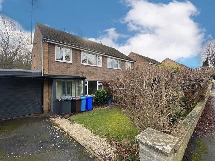 3 Bedroom Semi-Detached House To Rent In Totley Brook Road, Dore, S17