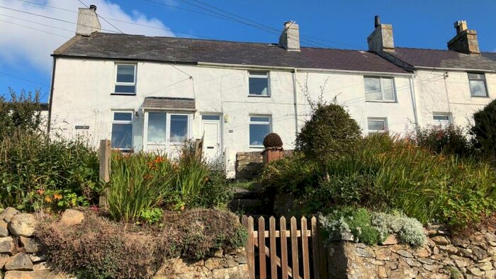 2 Bedroom House To Rent In Fron Hyfryd, Llithfaen, LL53