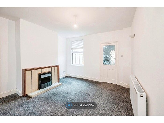 1 Bedroom Flat To Rent In Other Rd, Redditch, B98