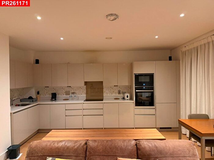 2 Bedroom Flat To Rent In Kilburn Park Road, London, NW6