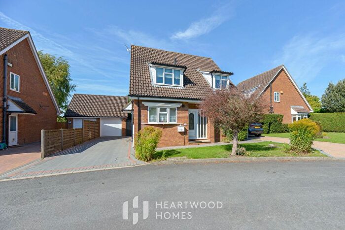 3 Bedroom Detached House For Sale In Yule Close, Bricket Wood, St. Albans, AL2