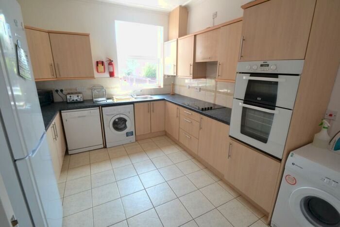 5 Bedroom Detached House To Rent In North Road, West Bridgford, NG2