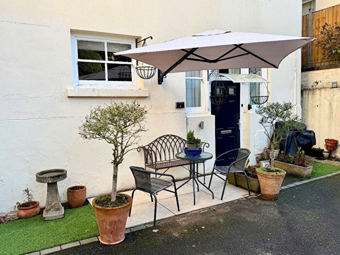 1 Bedroom Flat For Sale In Hatley Court, Albert Road South, WR14