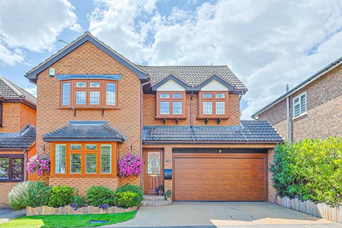 4 Bedroom Detached House For Sale In Main Road, Hawkwell, Hockley, SS5