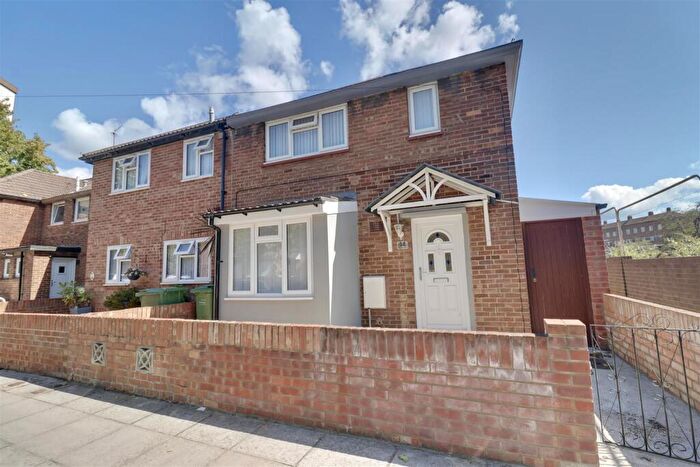 3 Bedroom End Of Terrace House To Rent In Staunton Street, Portsmouth, PO1