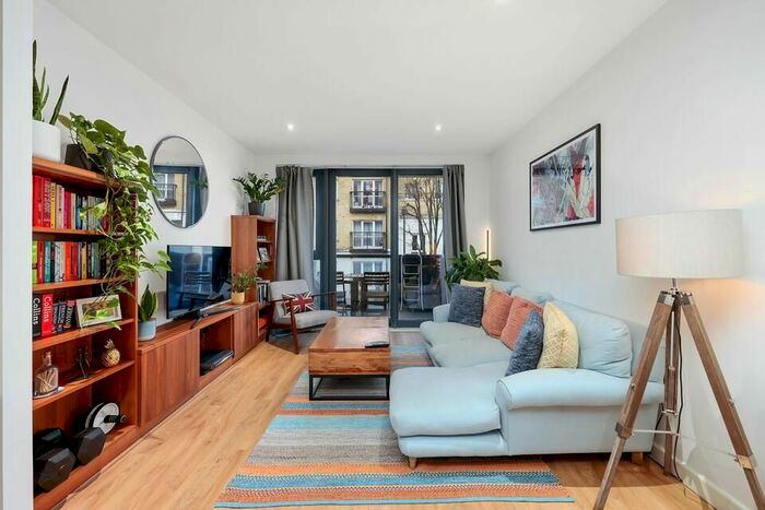 2 Bedroom Flat For Sale In Harford Street, London, E1