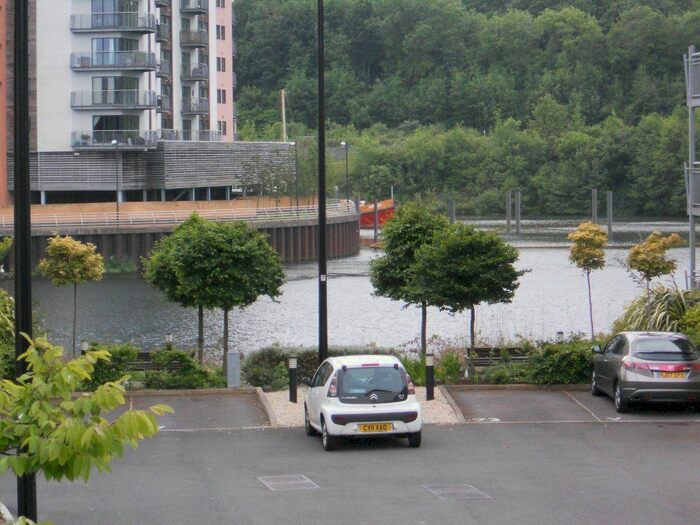 2 Bedroom Flat To Rent In Burford Gardens, Cardiff, CF11