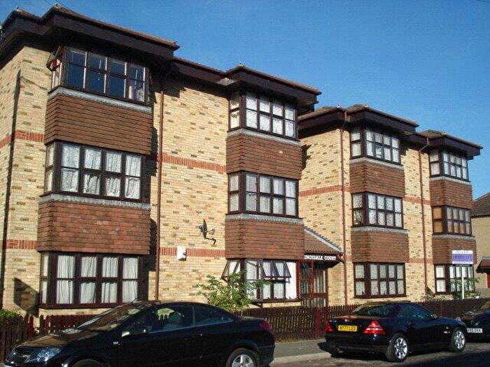 Flat To Rent In Kingsdale Court, Milton Road, Swanscombe, Kent, DA10