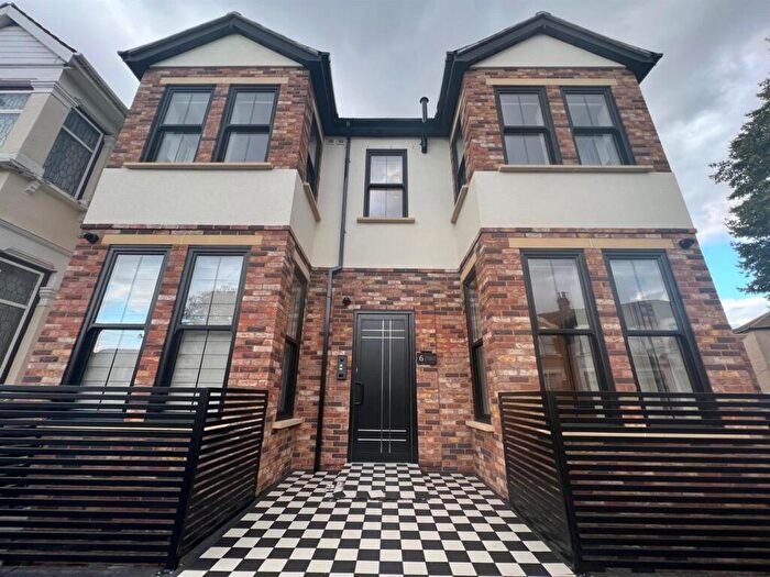 2 Bedroom Apartment To Rent In Arlington Gardens, Cranbrook, Ilford, IG1