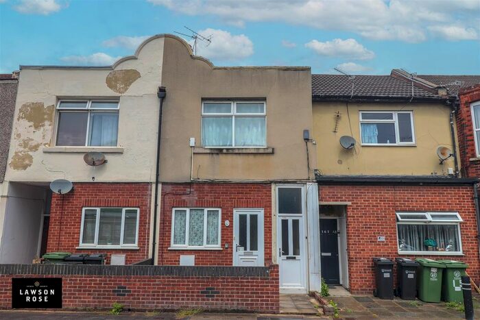 2 Bedroom Flat To Rent In New Road, Portsmouth, PO2