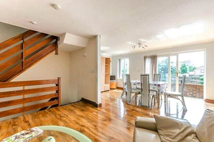 4 Bedroom House To Rent In Plymouth Wharf, Cubitt Town, E14