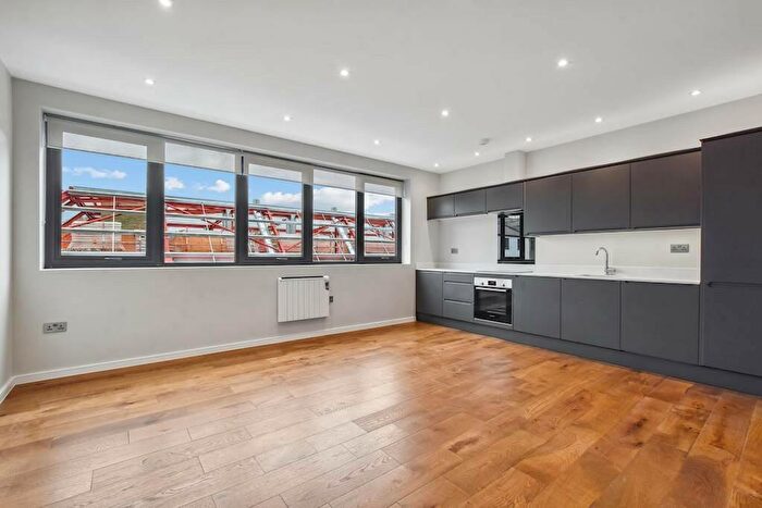 1 Bedroom Flat To Rent In Arcadia Avenue, London, N3