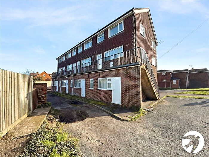 3 Bedroom Maisonette For Sale In Forge Lane, Upchurch, Sittingbourne, Kent, ME9