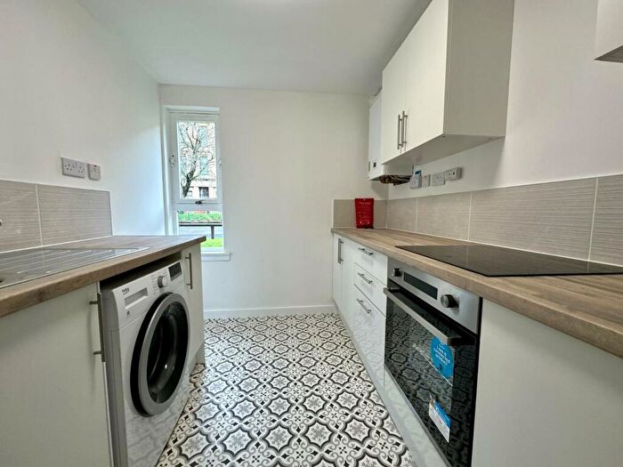 3 Bedroom Flat To Rent In Raeberry Street, North Woodside, Glasgow, G20