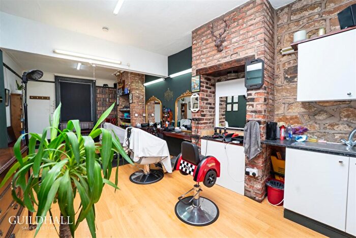 5 Bedroom Property For Sale In Park Road, Chorley, PR7