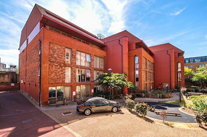 Studio For Sale In Ossory Road, London, SE1