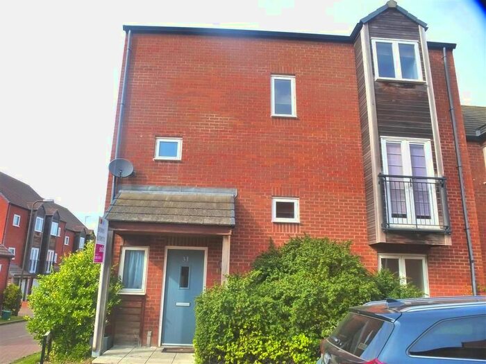 4 Bedroom Property To Rent In Turneys Drive, Wolverton Mill, Milton Keynes, MK12