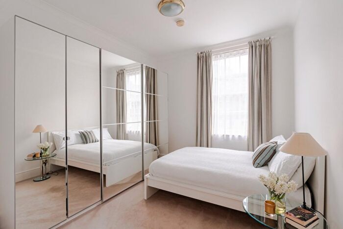 1 Bedroom Flat To Rent In George Street, Marylebone, London, W1H