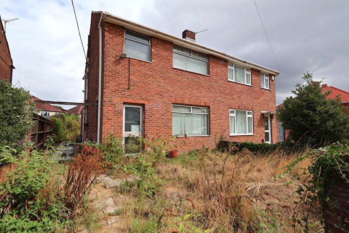 3 Bedroom Semi-Detached House For Sale In Boundry Close, Southampton, SO15