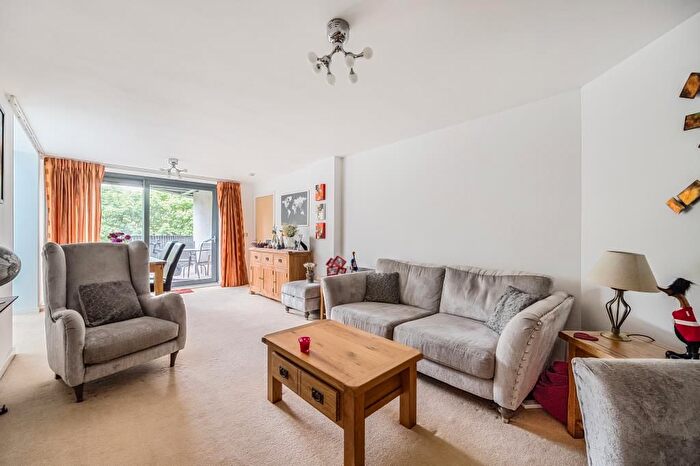 2 Bedroom Flat For Sale In Maidenhead, Berkshire, SL6