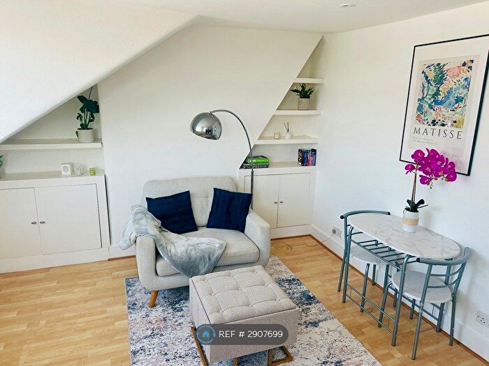 1 Bedroom Flat To Rent In Webb's Road, London, SW11