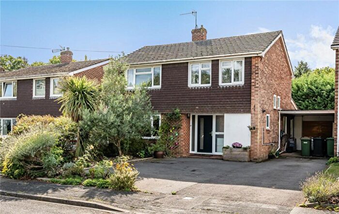 4 Bedroom Link Detached House For Sale In Hocombe Drive, Chandler's Ford, Eastleigh, Hampshire, SO53